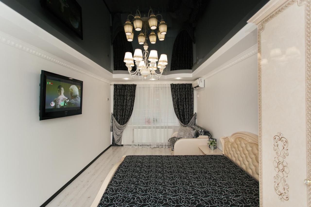 De LUXE Apartments Centr Illinskaya Soumy Extérieur photo