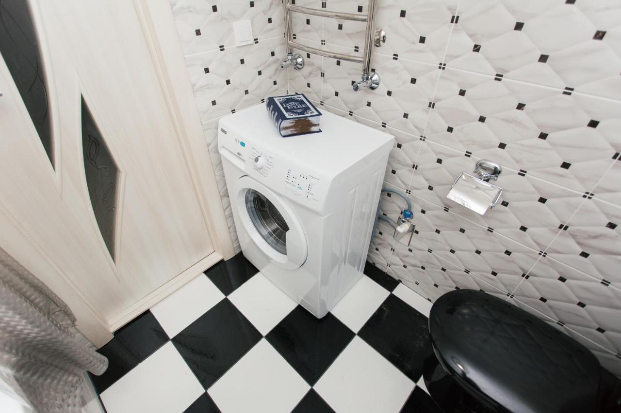 De LUXE Apartments Centr Illinskaya Soumy Extérieur photo