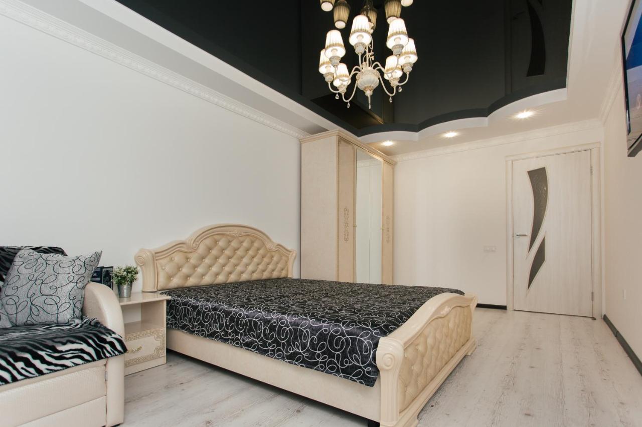 De LUXE Apartments Centr Illinskaya Soumy Extérieur photo