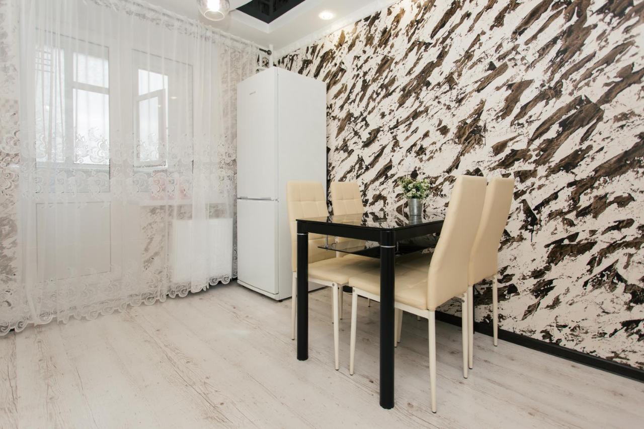De LUXE Apartments Centr Illinskaya Soumy Extérieur photo