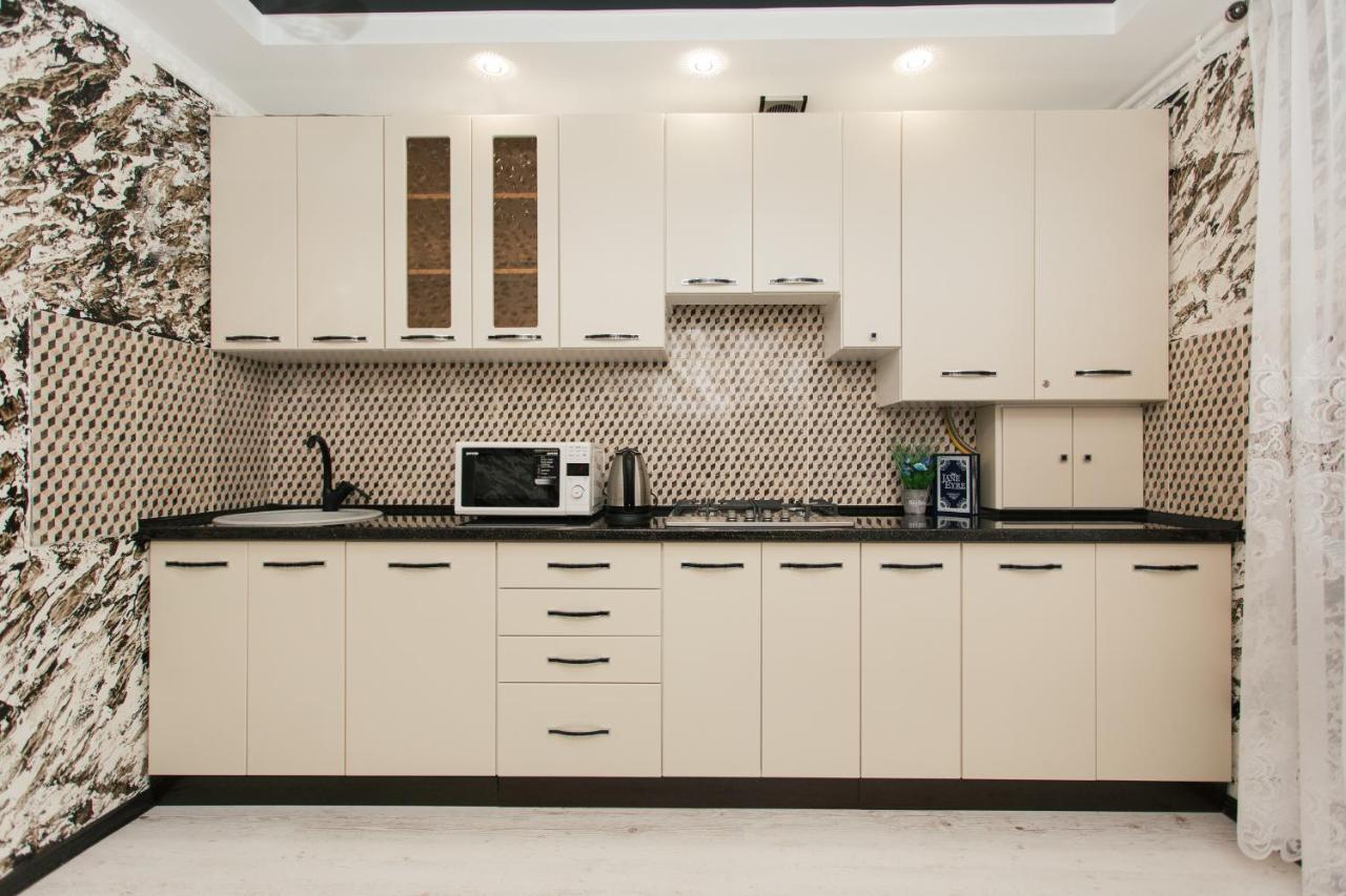 De LUXE Apartments Centr Illinskaya Soumy Extérieur photo