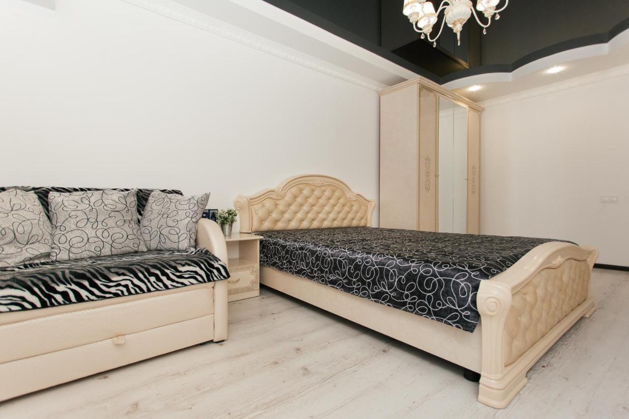 De LUXE Apartments Centr Illinskaya Soumy Extérieur photo