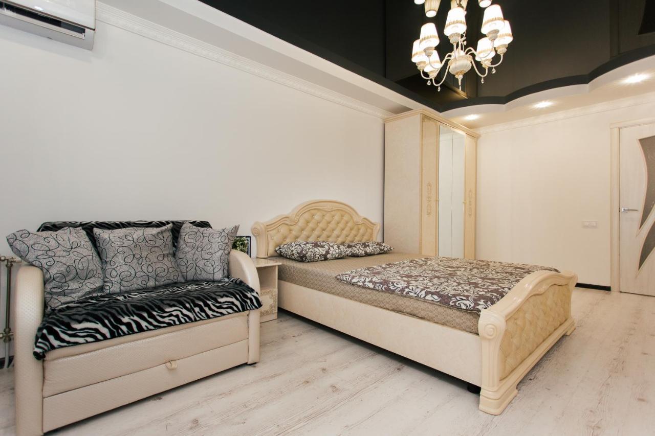De LUXE Apartments Centr Illinskaya Soumy Extérieur photo